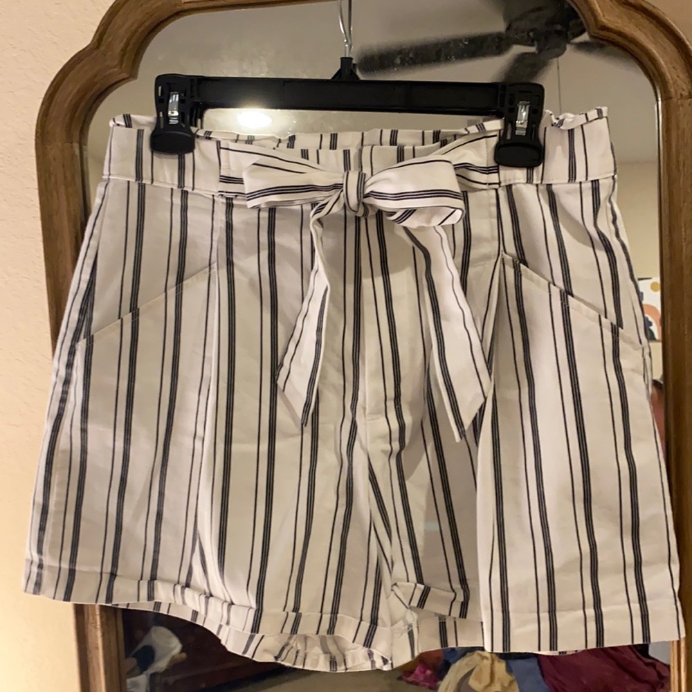 Zara High Waisted Paperbag shorts